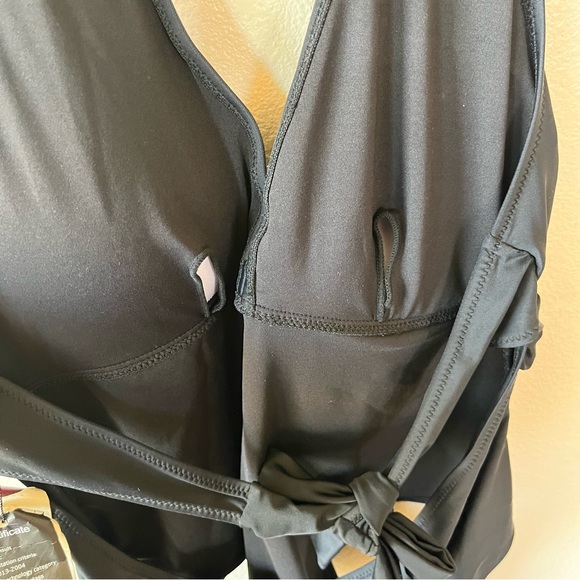 ✨🛍️ Geman Black Crisscross One Piece Size XXL - Picture 3 of 10